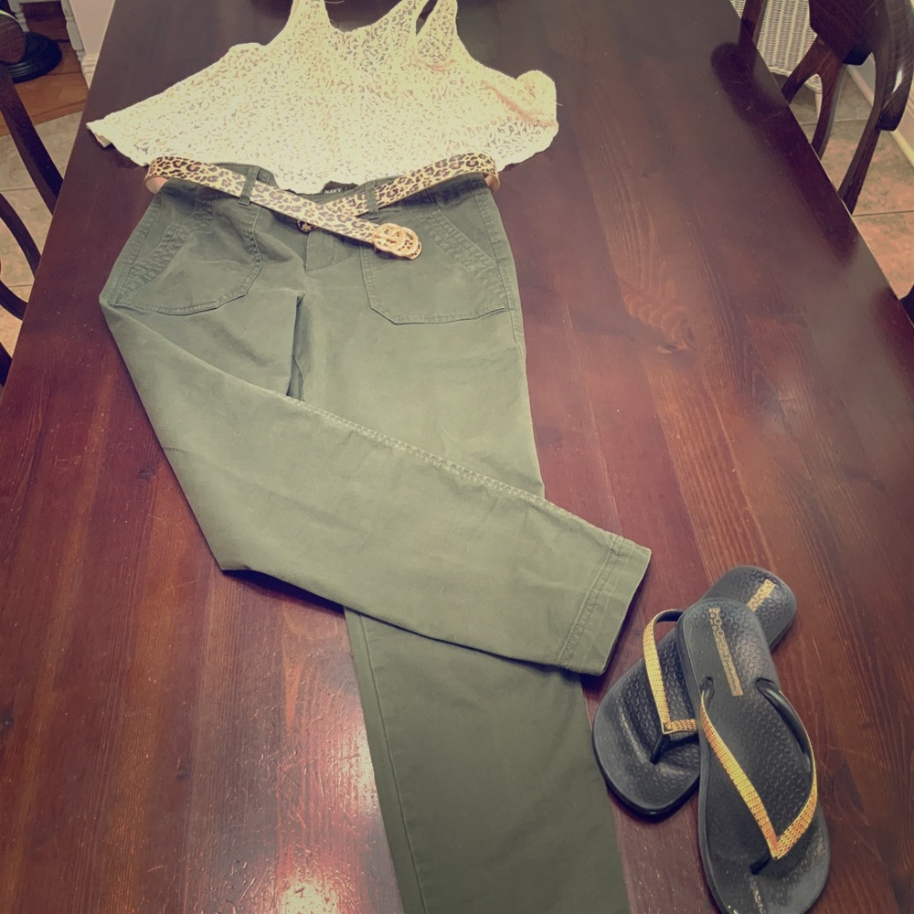Old Navy Pixie pants size 6